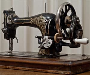 Hand cranked sewing machine 